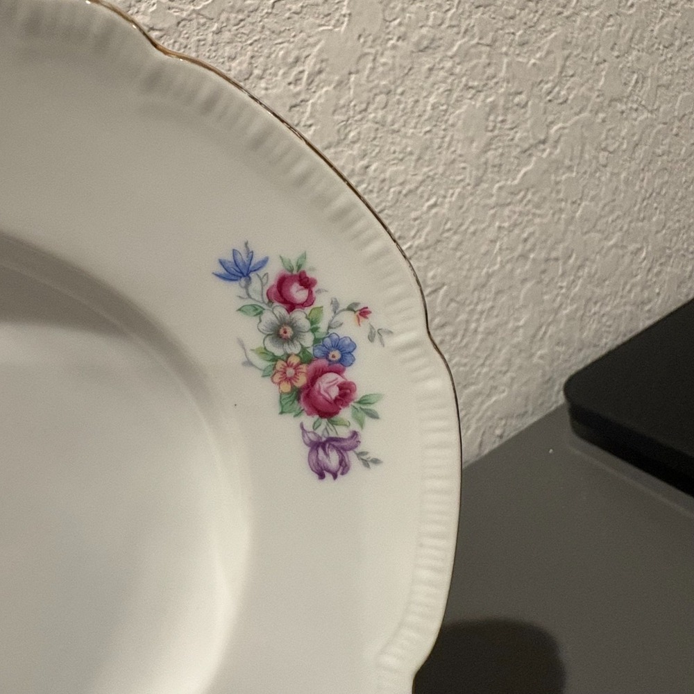 Vintage Bouquet Floral Platter Made in Czechoslovakia Scalloped Gold Trim - Picture 5 of 6